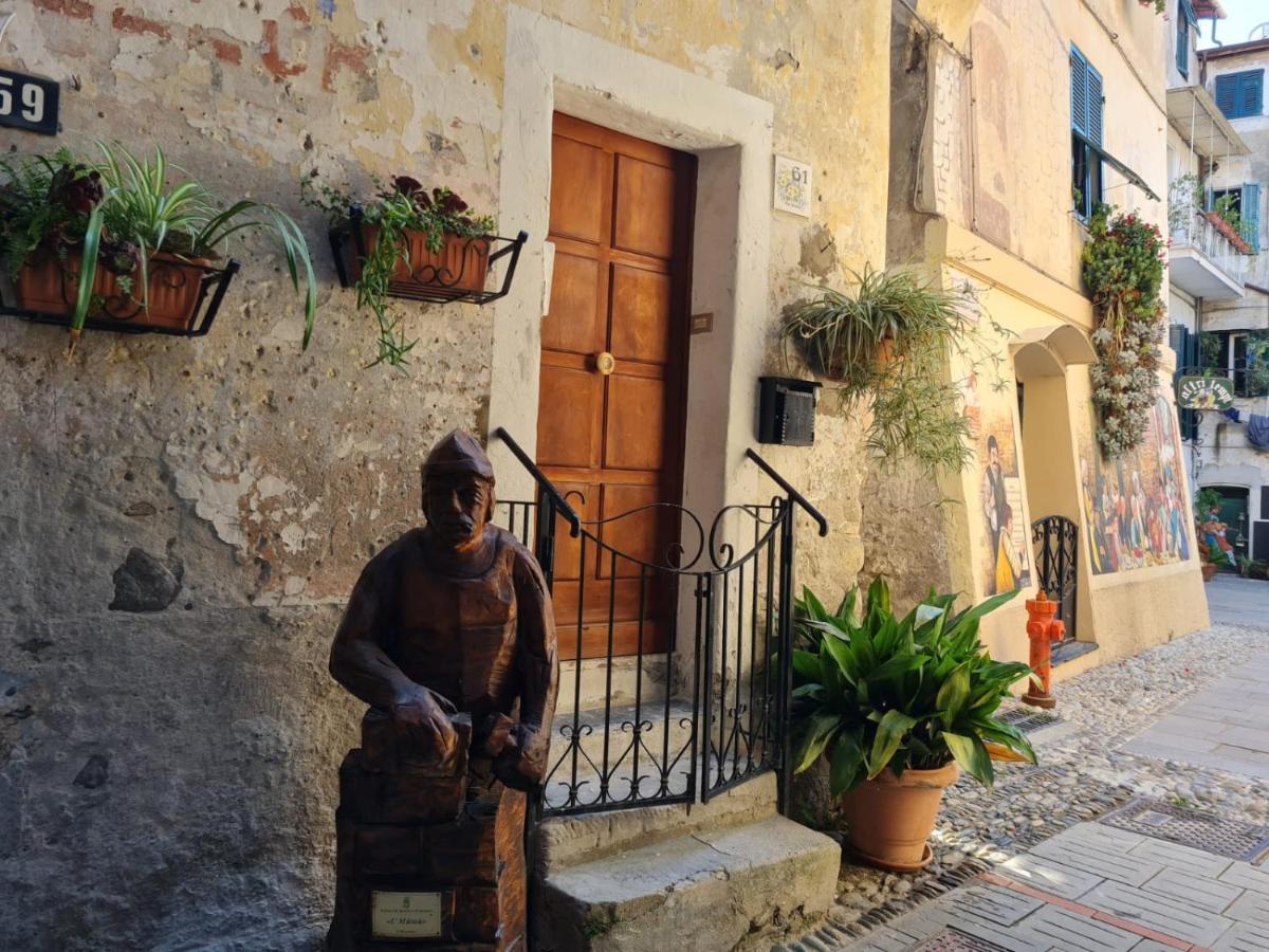 Rifugio Dei Saraceni Hotel Vallecrosia Buitenkant foto